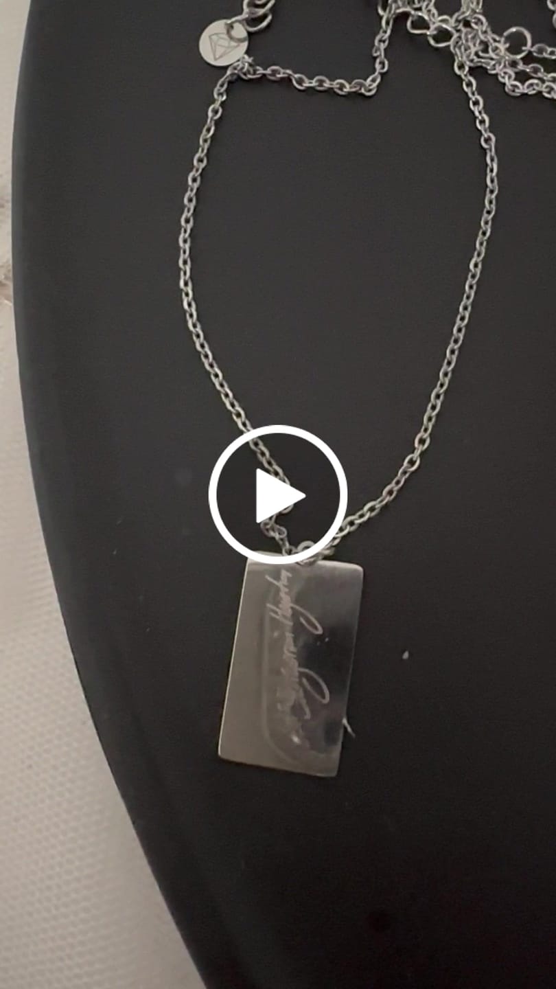 Customer video review of Plain | Halskette + Gravur