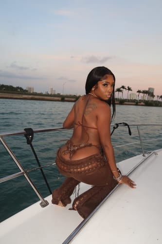 Customer photo review of BUTTERFLY BIKINI SET (BROWN DENIM)