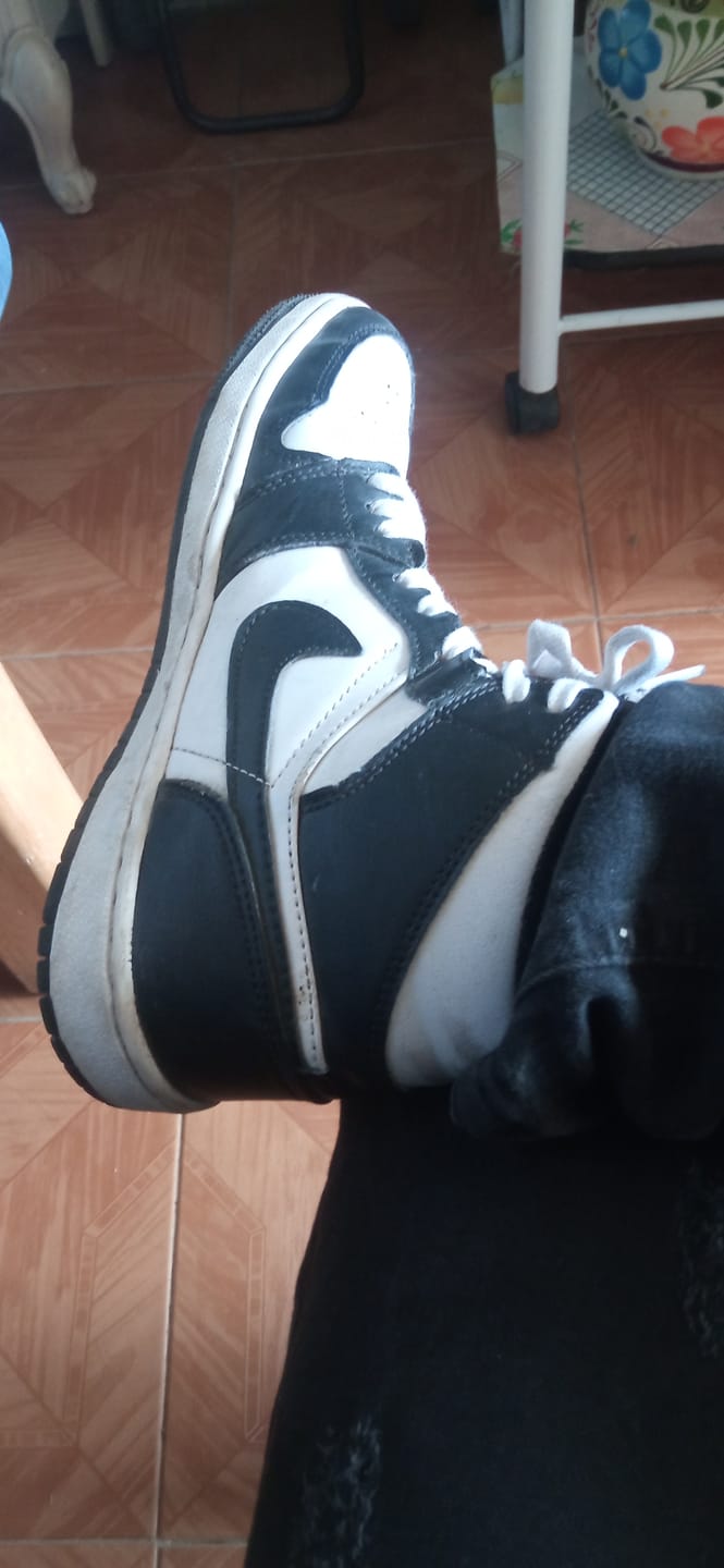 Customer photo review of Tenis Retro 1 Vaquita