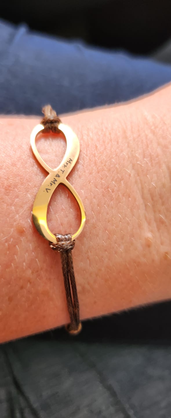 Customer photo review of Armband mit personalisiertem Unendlichkeitssymbol