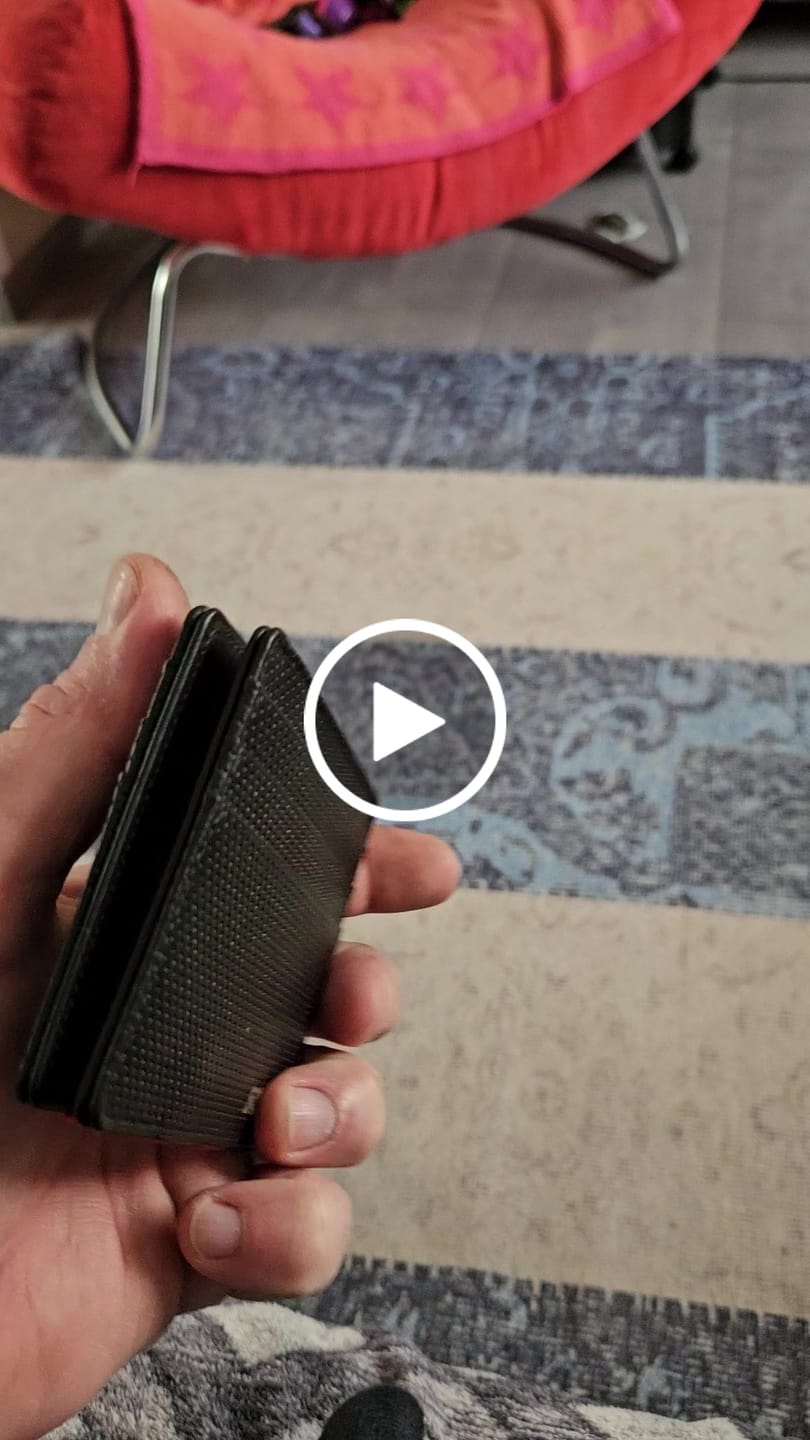 Customer video review of Flap Boy Slim - Magic Wallet without Coin Pocket - Limited Edition