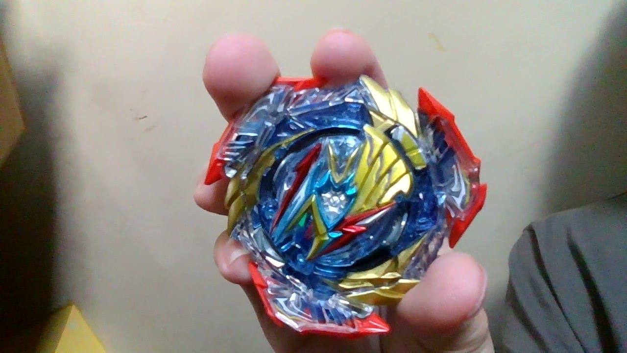 Customer photo review of Takra Tomy  Ultimate Valkyrie Variable'-9 Burst DB Beyblade B-193