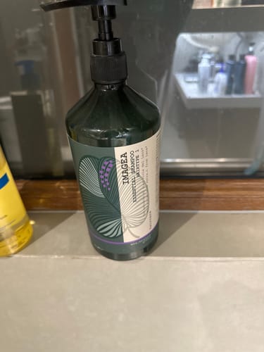 Customer photo review of Shampoo Essential Imagea