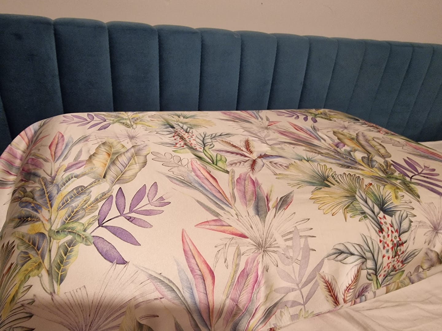 Customer photo review of Iridescent Garden Pure Silk Pillowcase