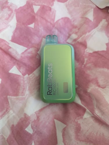 Andrea B. review of RabBeats RC10000 by Lost Mary image 1 out of 1