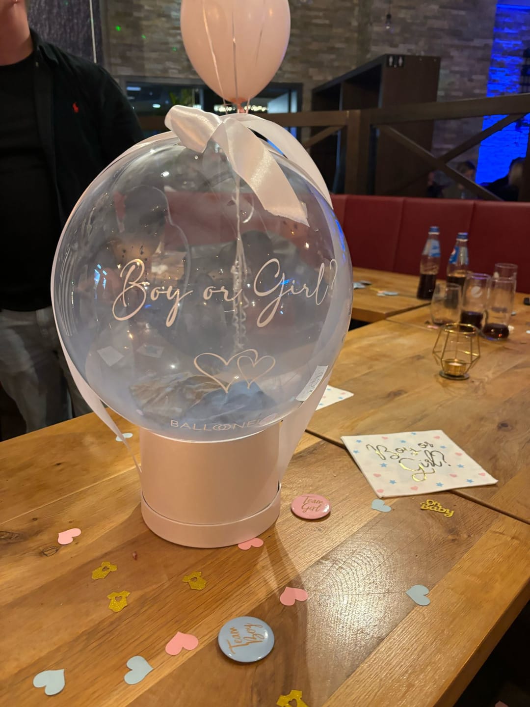 Customer photo review of Pop Up Gender Reveal Ballon pop