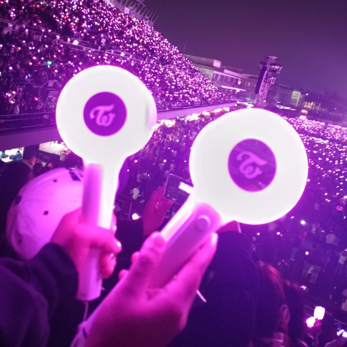 Customer photo review of TWICE - CANDYBONG ∞ OFFICIAL LIGHT STICK