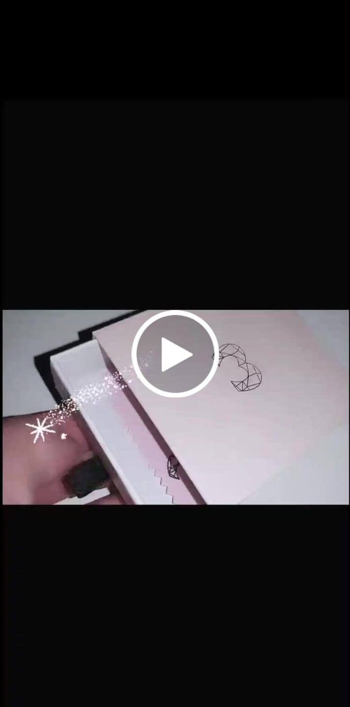 Customer video review of Pendiente Letritas White