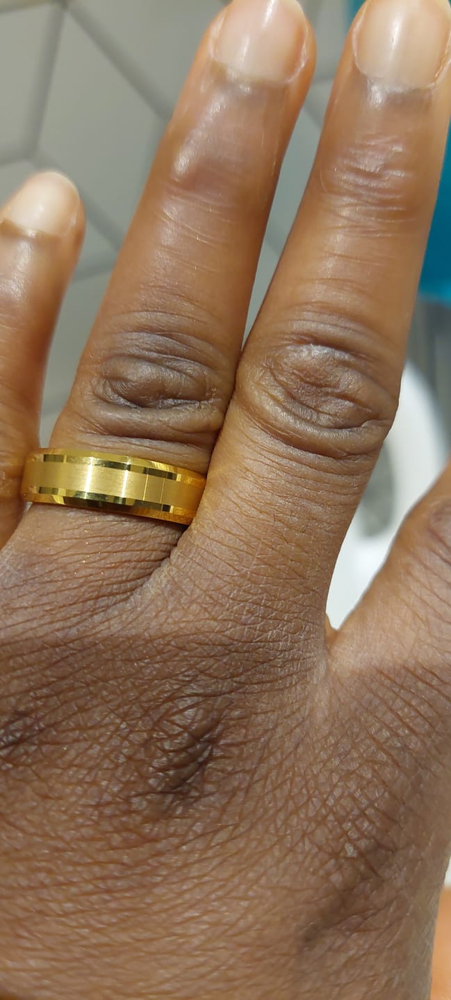 Customer photo review of Gold Brushed 6mm Wonder Ring