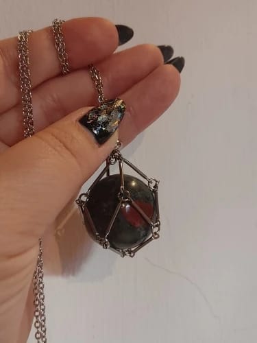 Customer photo review of Natural Crystal Stone Metal Holder Necklace