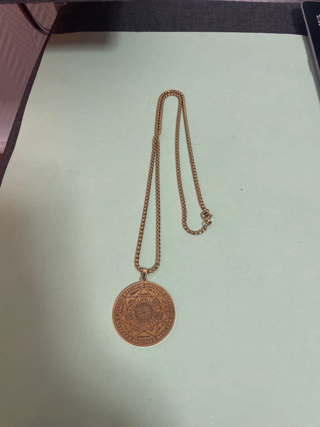 Customer photo review of Pendentif Sceau des 7 Archanges