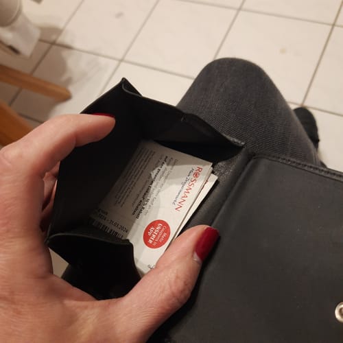 Customer photo review of Slimstar - slim wallet with large coin pocket