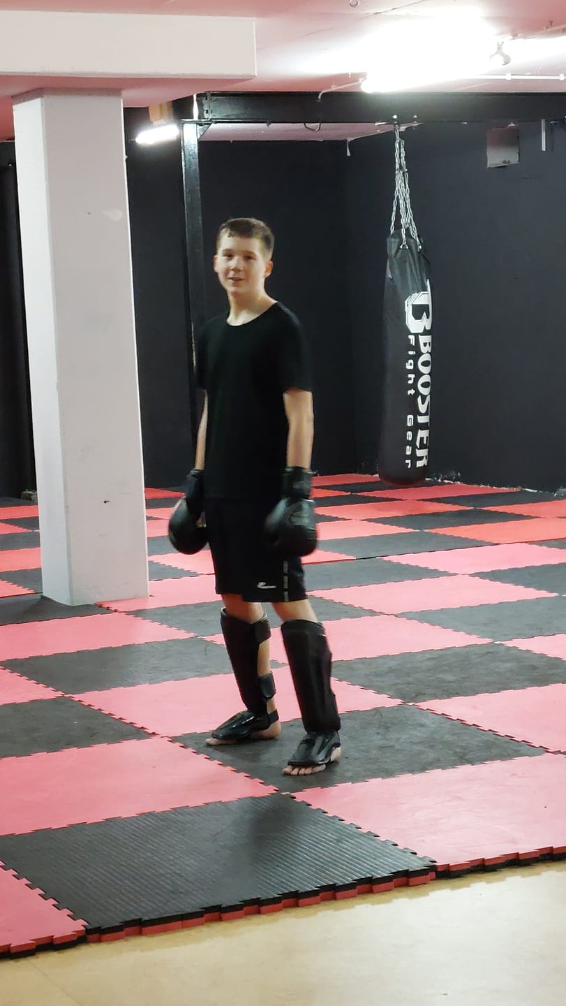 Customer photo review of Venum Scheenbeschermers Kickboks Elite - Zwart