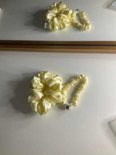 Customer photo review of Silk Scrunchies Hair Tie Set