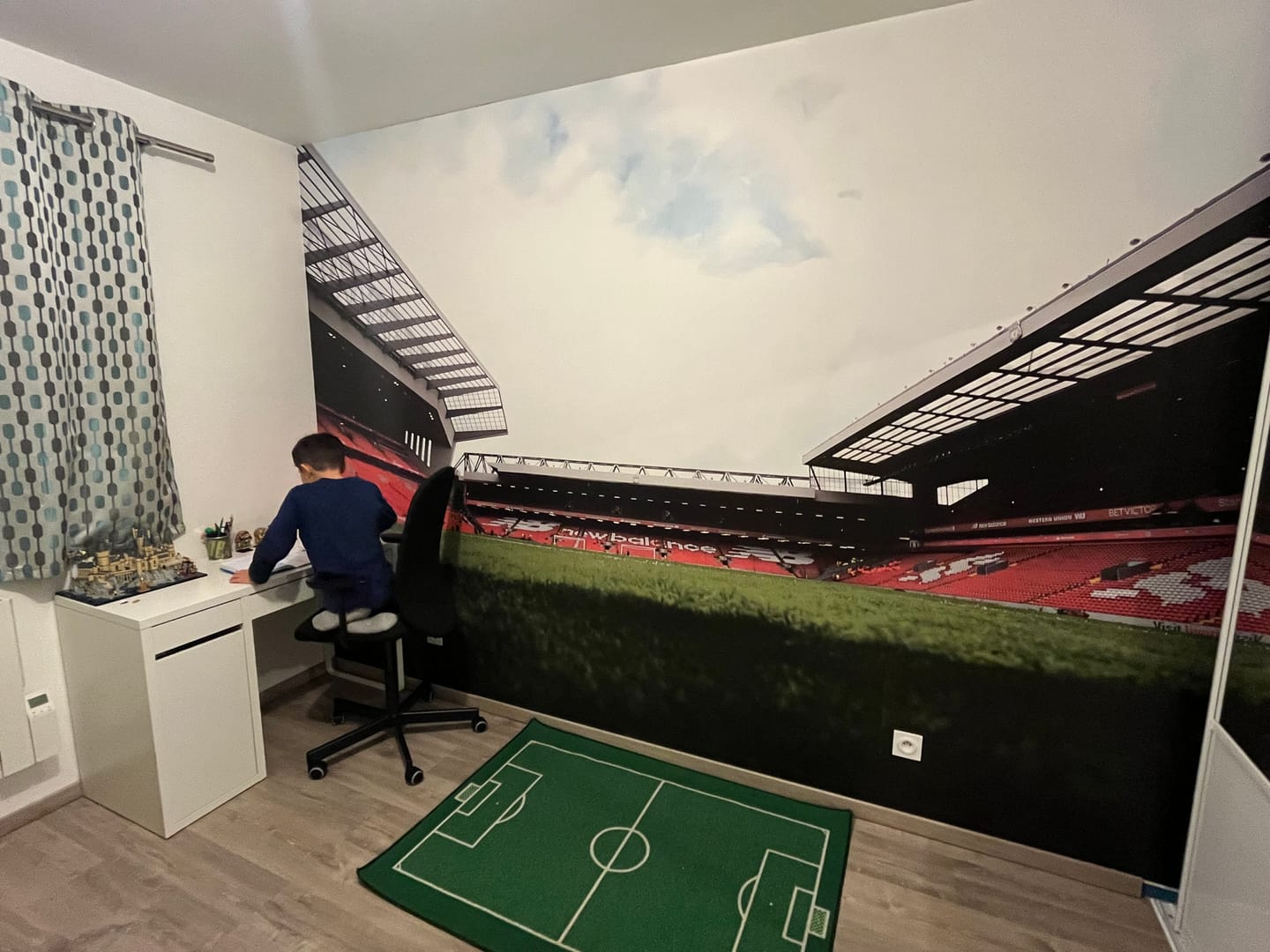 Customer photo review of papier peint Anfield Liverpoll stadium football