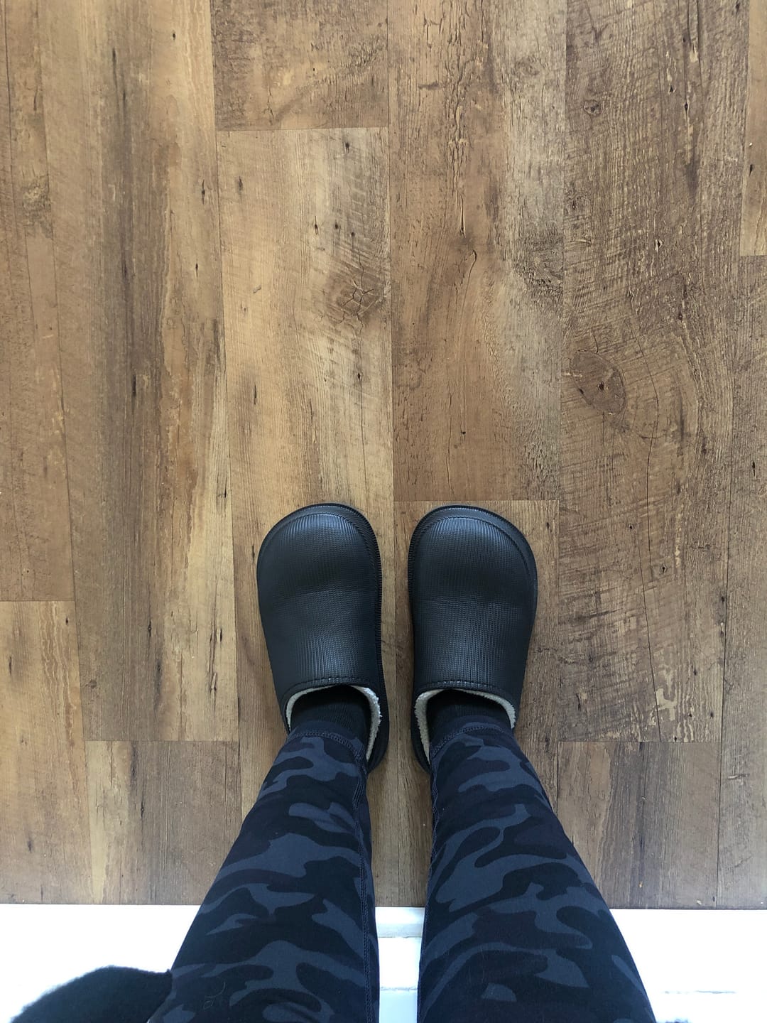 Customer photo review of Cloud Slides - Cozy Fur Black