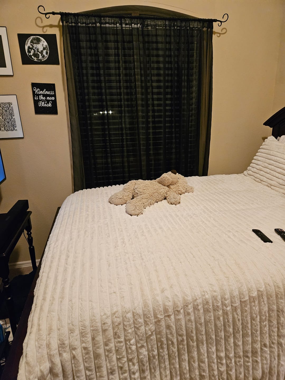 Customer photo review of TÈRRA Velvet Reversible Bedding Set