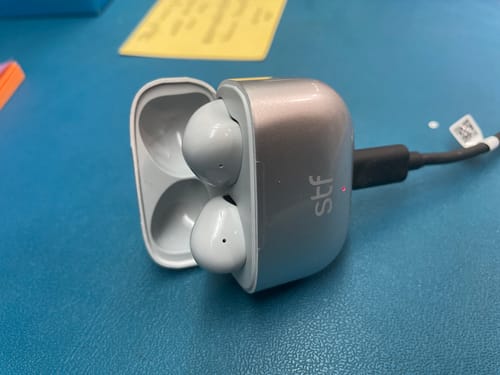 Customer photo review of Audífonos inalámbricos True Wireless | STF Aurum | Cancelación de ruido Gris
