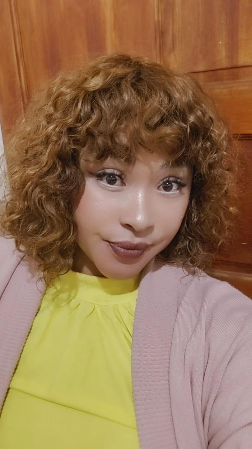 Customer photo review of Colour : Double Drawn Highlighted Curly Fringe