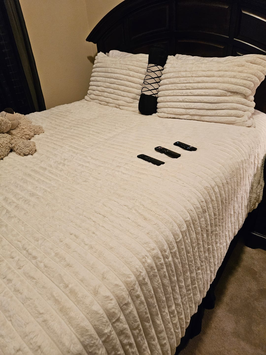 Customer photo review of TÈRRA Velvet Reversible Bedding Set
