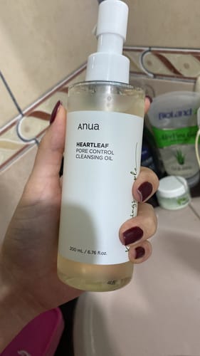 Customer photo review of HEARTLEAF PORE CONTROL CLEANSING OIL