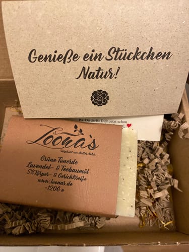 Customer photo review of Grüne Tonerde mit Lavendel- & Teebaumöl (Für normale & Mischhaut)