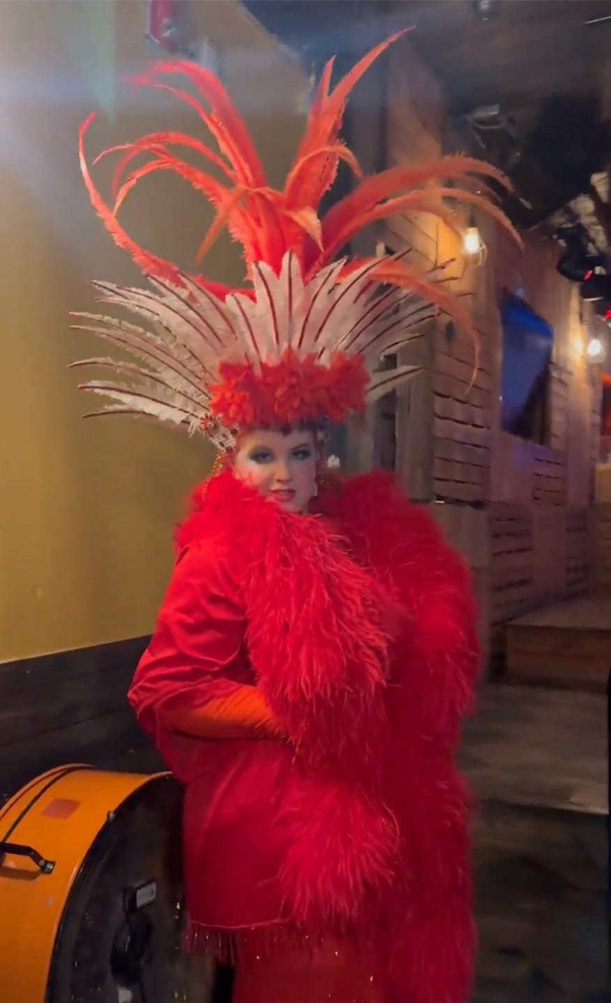 Customer photo review of Ostrich Feather Boa