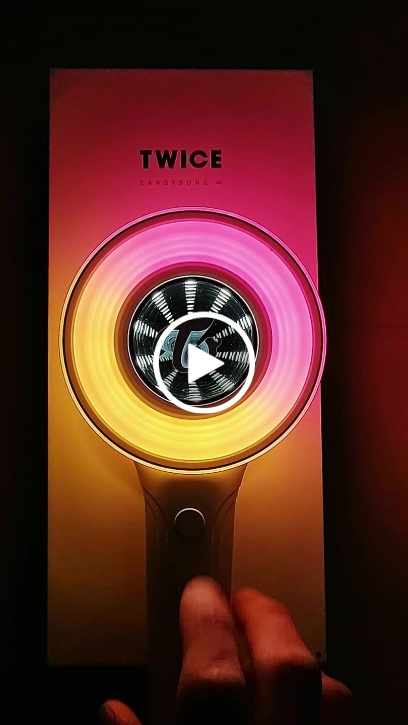 Customer video review of TWICE - CANDYBONG ∞ OFFICIAL LIGHT STICK
