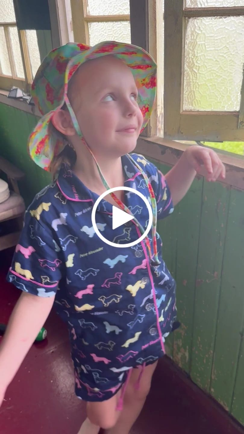 Customer video review of Cockatiel Beach Hat