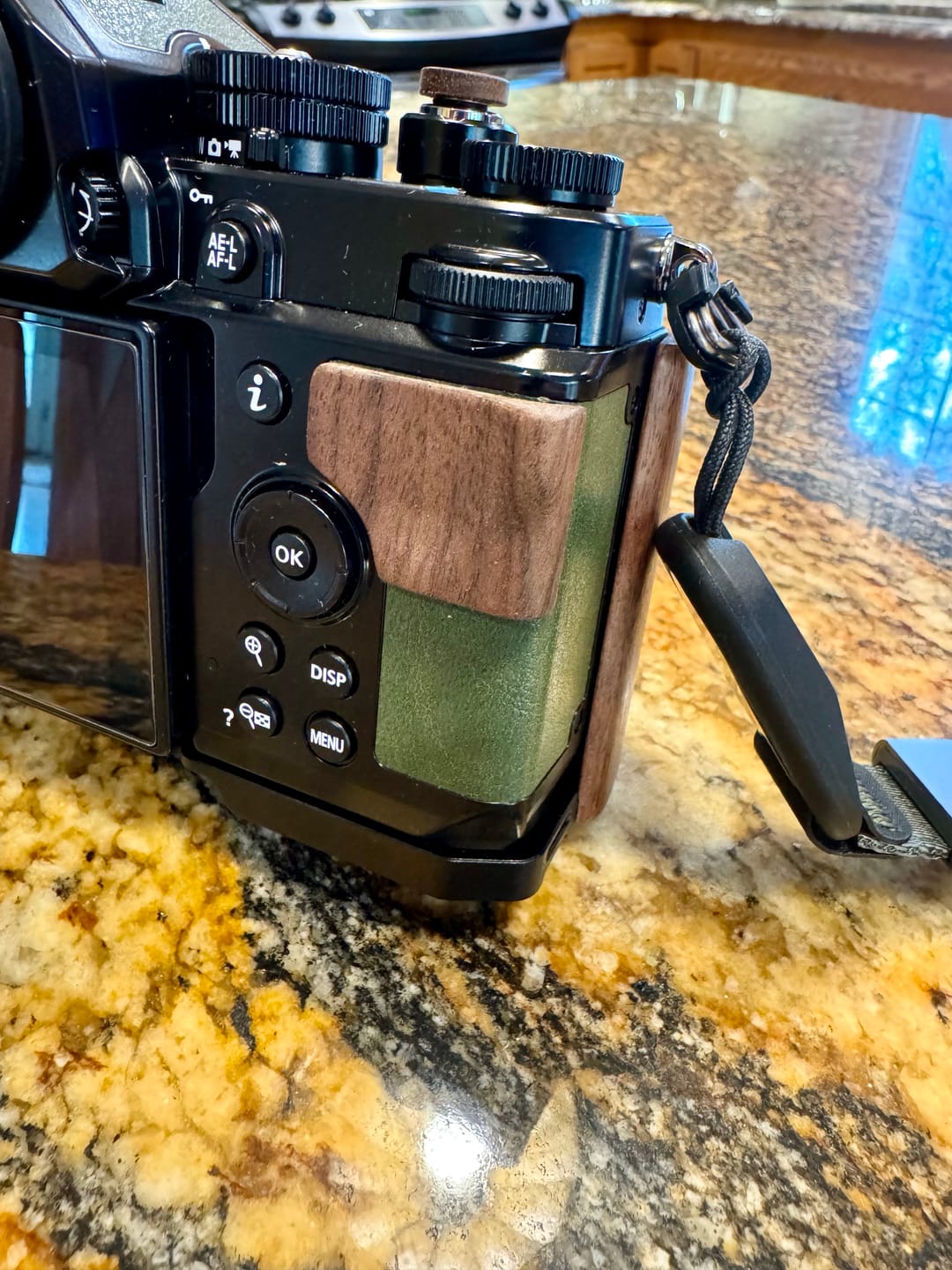 Customer photo review of Nikon ZF Thumb Rest Grip