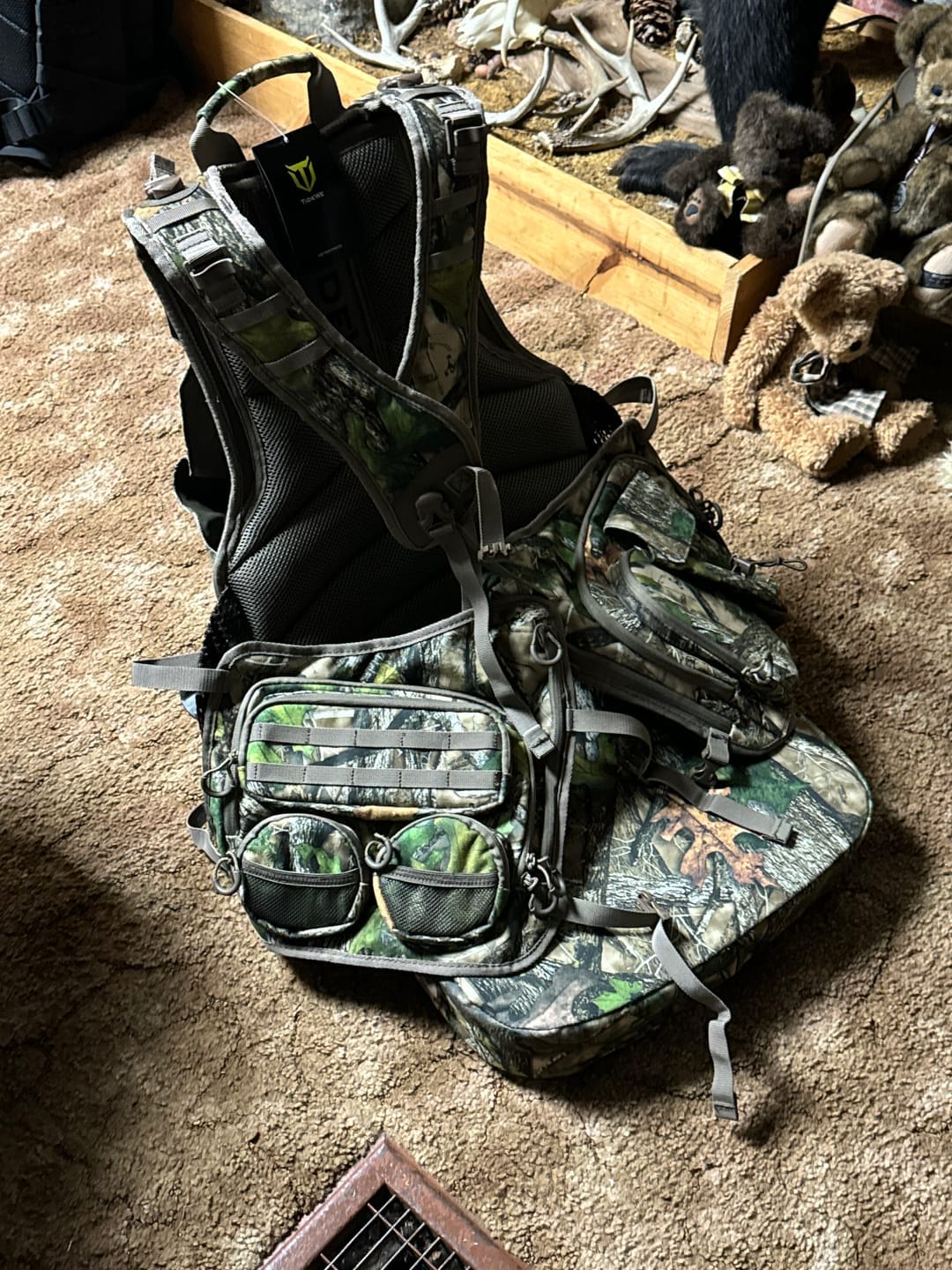 Customer photo review of Turkey Vest with Seat with Game Pouch and Kickstand