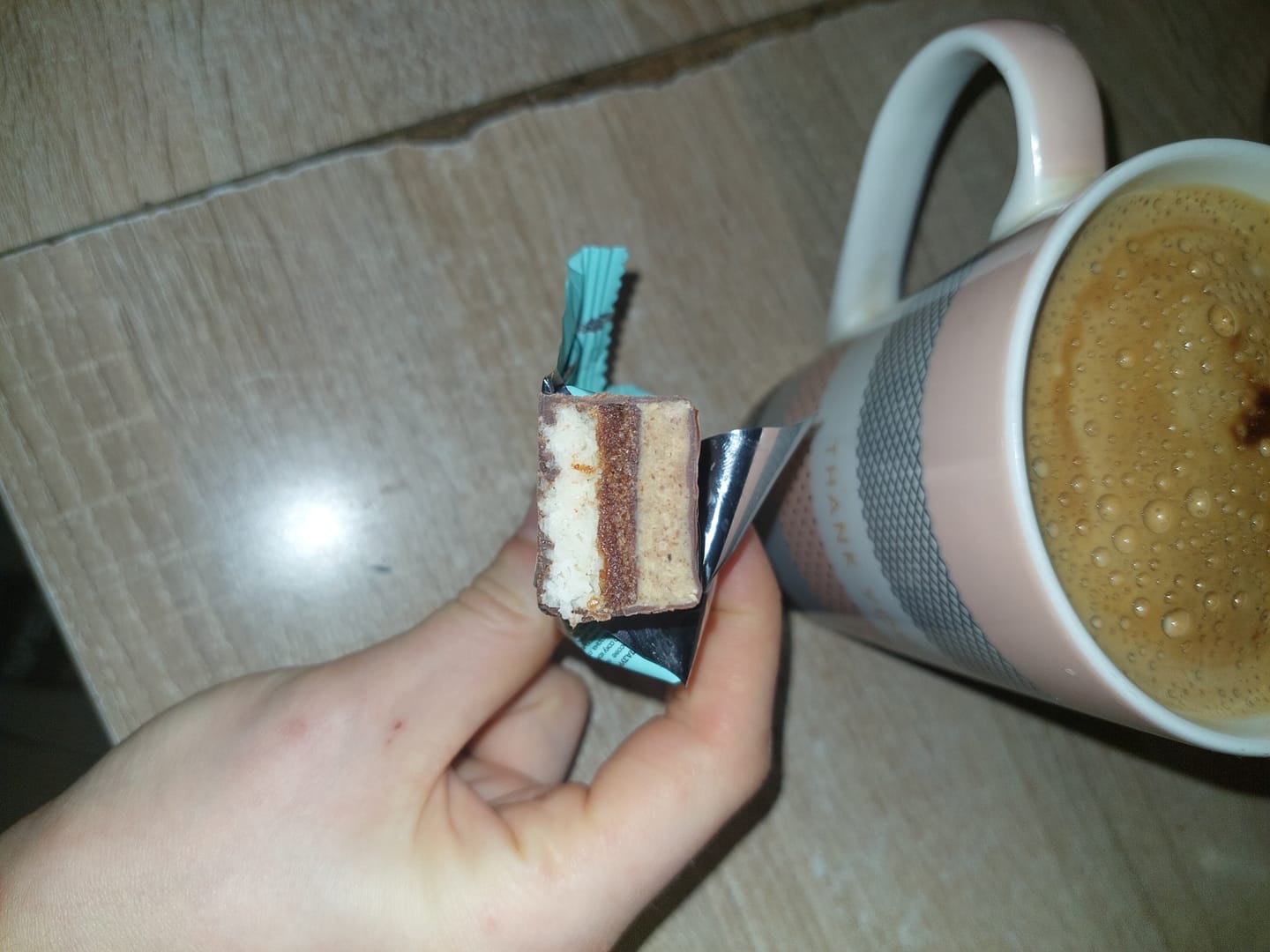 Customer photo review of BATON W POLEWIE CZEKOLADOWEJ "СOCONUT COOKIE + ALMOND" 10 X 45G