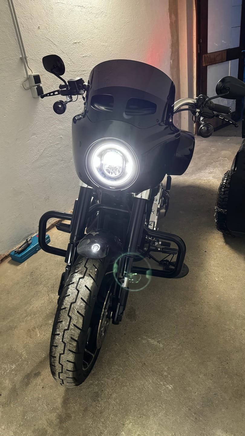 Customer photo review of Road Warrior Fairing Softail Sport Glide 18-23
