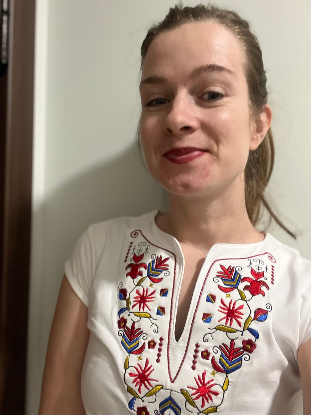 Customer photo review of Тениска с V деколте - "Самоковска"