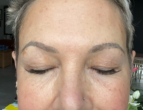 Customer photo review of Subtle Press-On Lashes