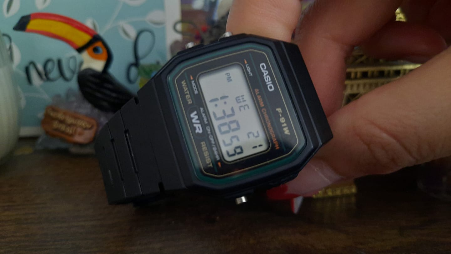Customer photo review of Reloj Casio Vintage F-91W-3DG Clásico Líneas Verdes