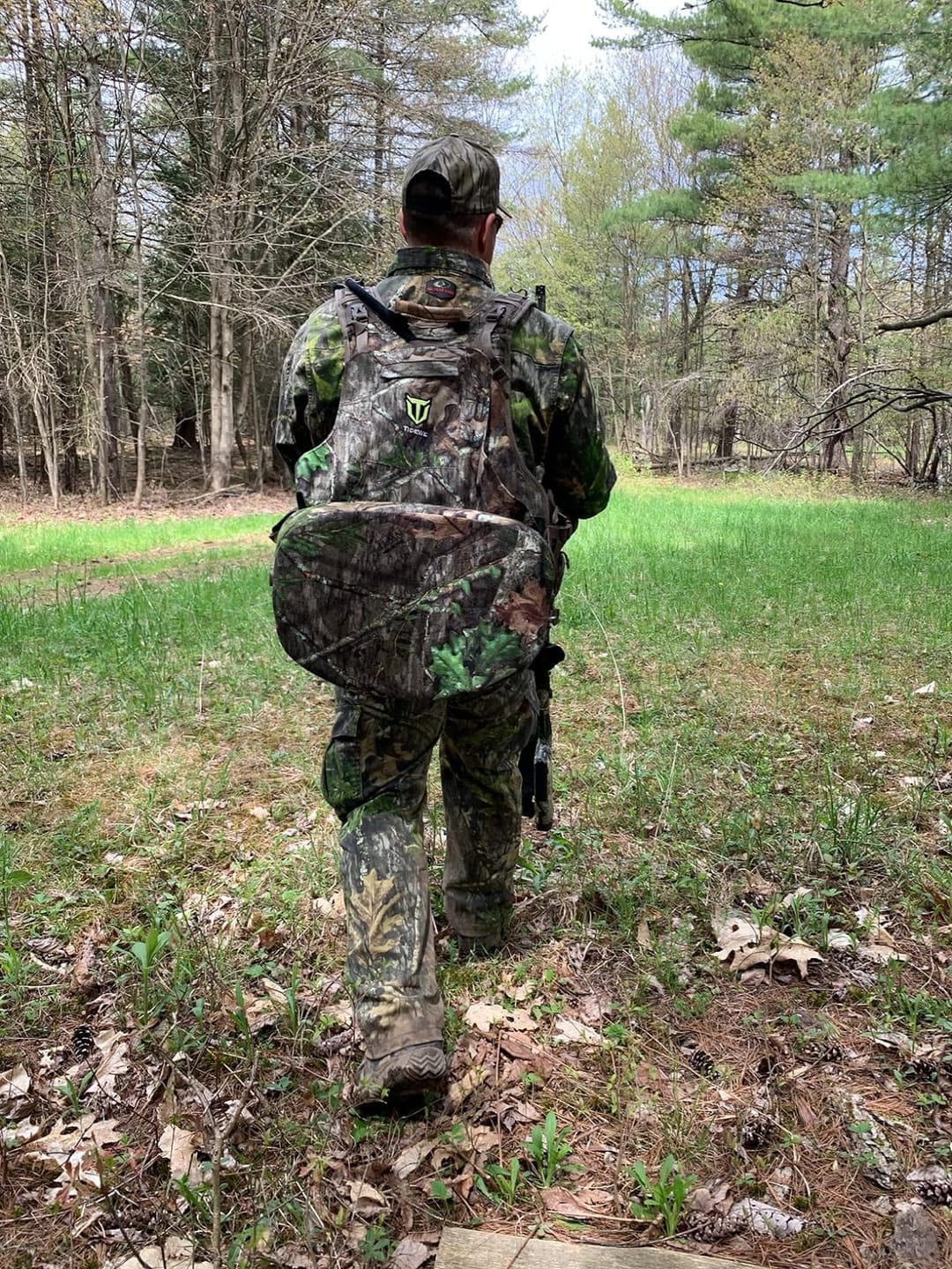 Customer photo review of Turkey Vest with Seat with Game Pouch and Kickstand