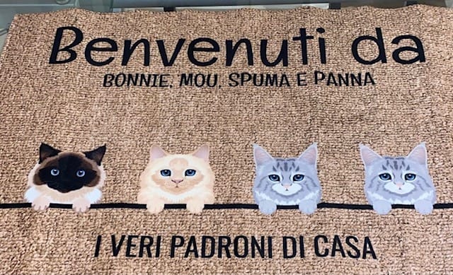 Customer photo review of Tutti i miei amici pelosi - Zerbino personalizzato
