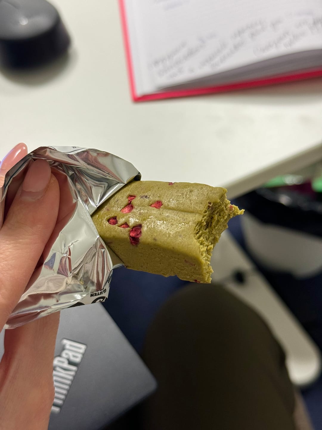 Customer photo review of BATON PROTEINOWY "MATCHA + RASPBERRY"