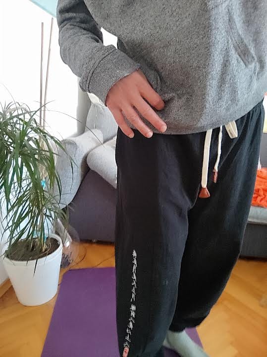 Customer photo review of Kurahan Pants