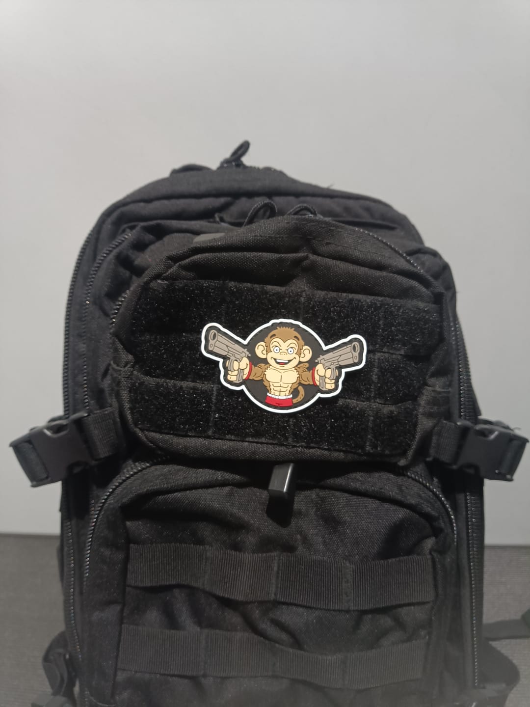 Customer photo review of Parche Mono con Pistolas