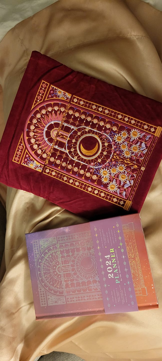 Customer photo review of Pink Iridescence Book & iPad Sleeve
