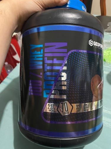 Customer photo review of WHEY PROTEIN 100% GEOFORCE 2.27 kg