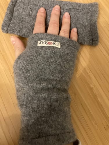 Customer photo review of Kaschmir Handstulpen Grau