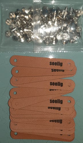 Customer photo review of Personalisierte Labels mit Chicago Screws - Kunstleder-Label mit Schrauben