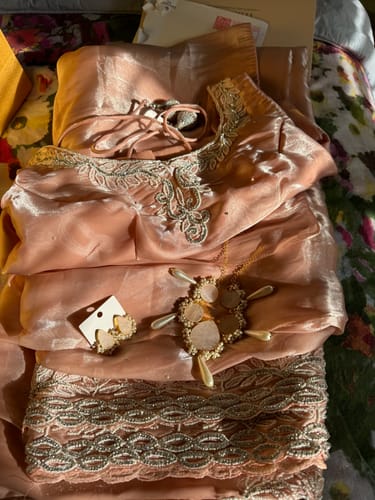 Customer photo review of The Perfect Line & Pearl in Pink