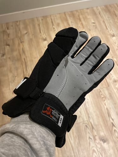 Customer photo review of Knapper AK3 Ball Hockey Gloves
