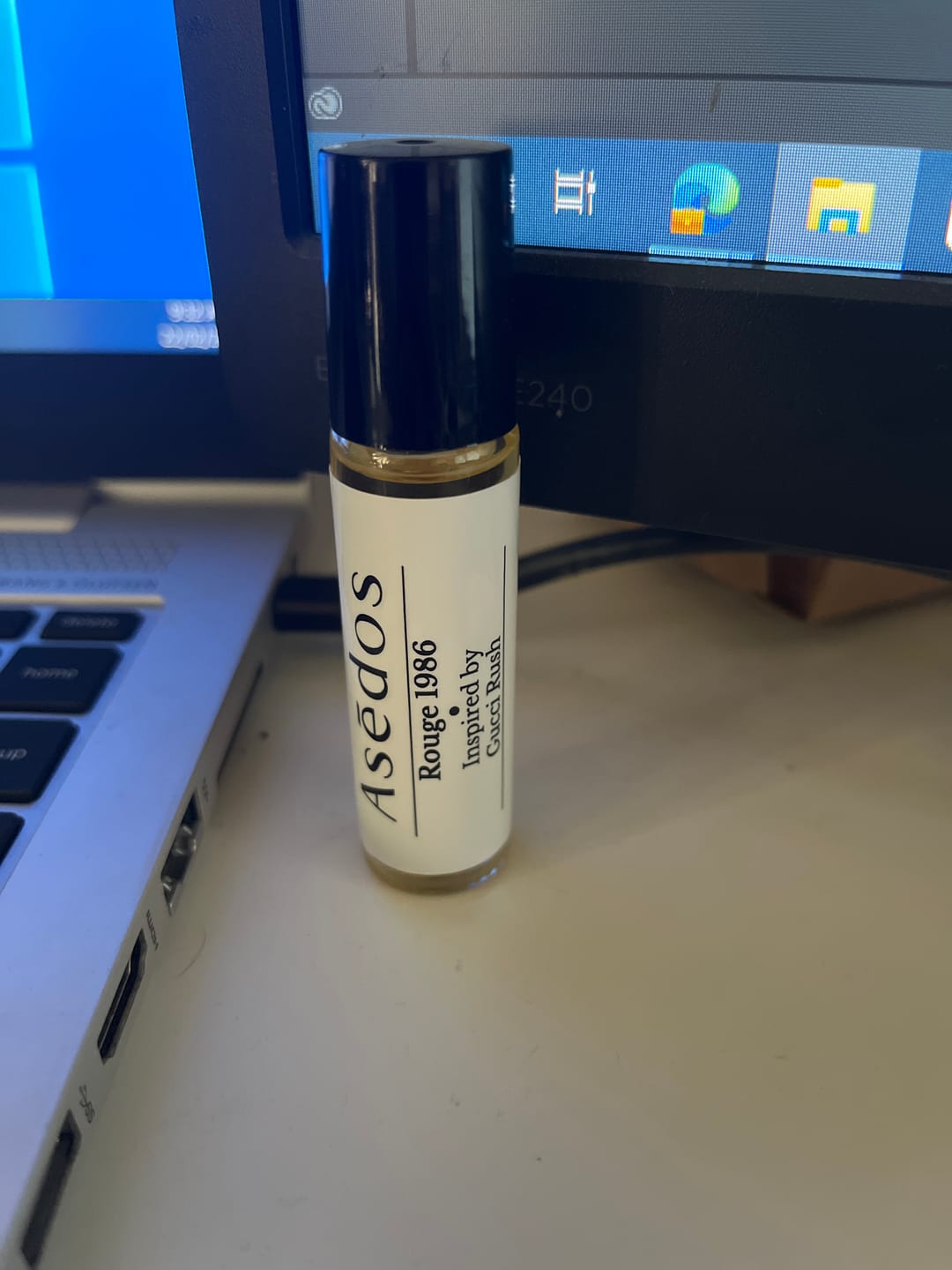 Customer photo review of ROUGE 1986 PERFUME OIL