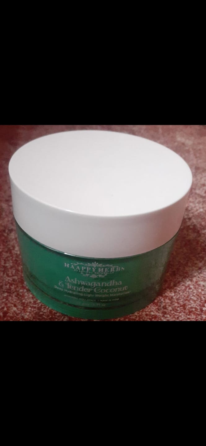 Customer photo review of Ashwagandha & Tender Coconut Deep Hydrating Light Weight Moisturizer - 50gm