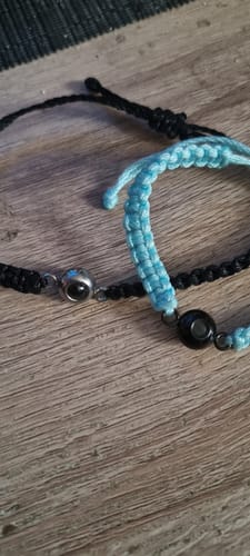 Customer photo review of Gravet Personalisiertes Armband
